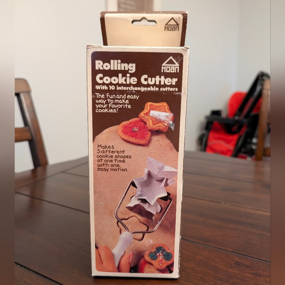 NIB Vintage Hoan Rolling Cookie Cutter